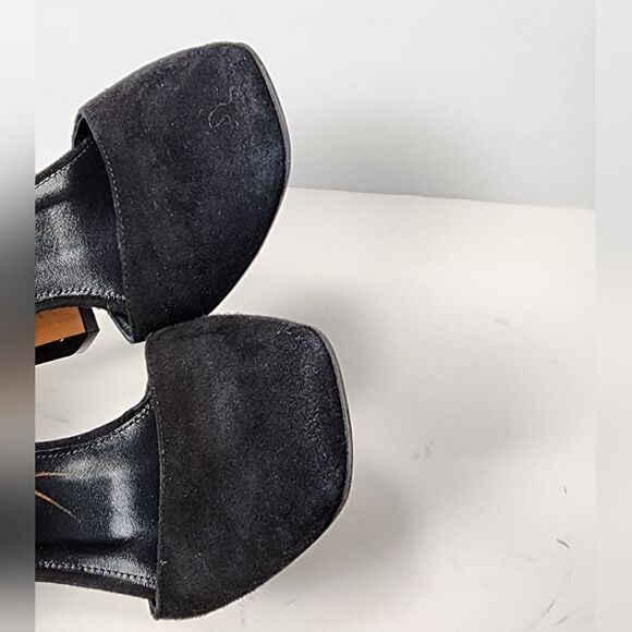 Whistles   - Picture 12 of 14